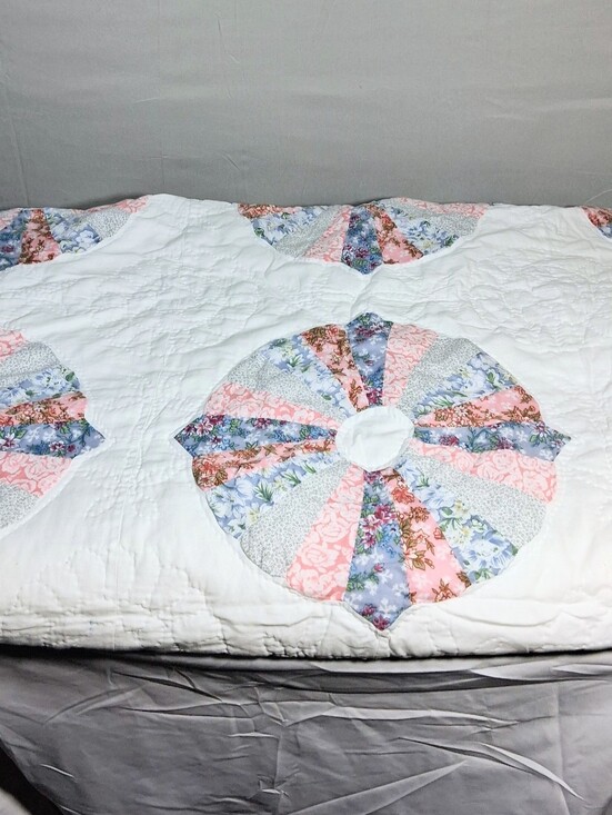 Missouri Quilt Co. Other - Missouri Quilt Co./Yoda Fabrics RN85817 84x80 King Handsewn l Pinwheel Quilt